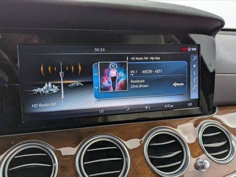 Used 2017 Mercedes-Benz E 300 image 26