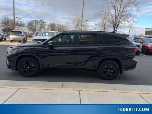 Used 2024 Toyota Highlander XLE image 4