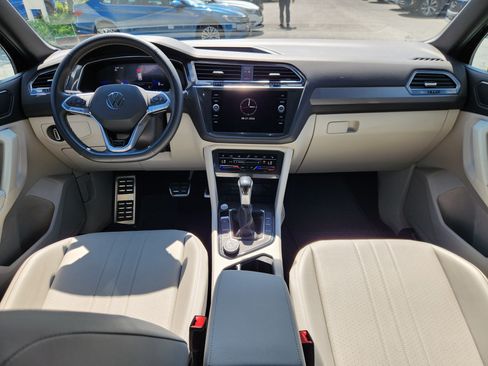 Certified 2023 Volkswagen Tiguan SE R-Line AWD/4WD image 8