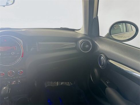 Used 2015 MINI Cooper S image 21