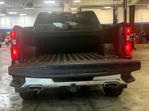 Used 2022 Chevrolet Silverado 1500 LT w/ Z71 Off-Road Package AWD/4WD image 31