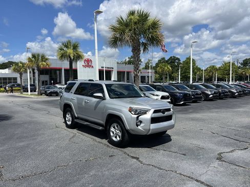 Used 2021 Toyota 4Runner SR5 RWD image 2