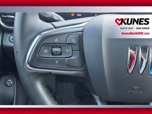 Used 2025 Buick Envista Sport Touring w/ Convenience II Package FWD image 10