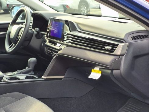 Used 2025 Toyota Camry LE image 21