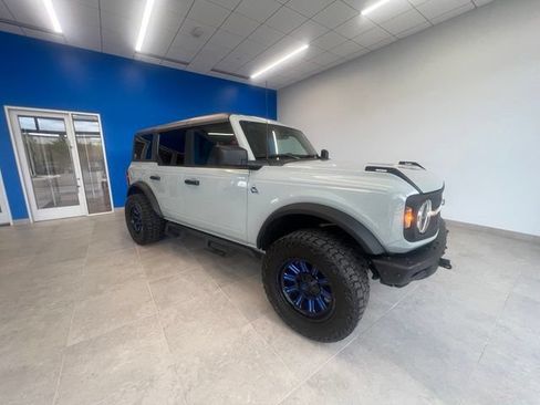 Used 2022 Ford Bronco Black Diamond AWD/4WD image 3