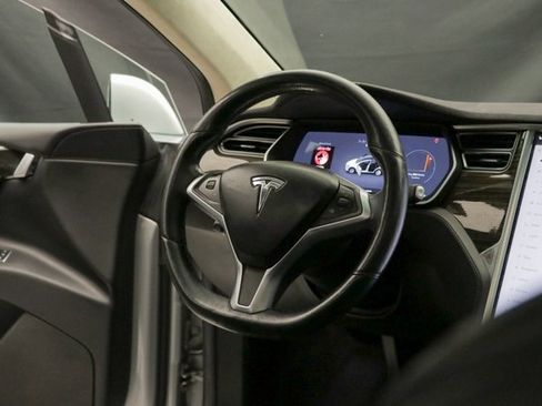 Used 2016 Tesla Model X 90D image 17