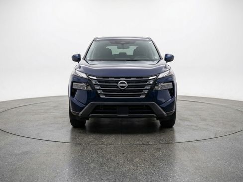 Used 2025 Nissan Rogue SV FWD image 2