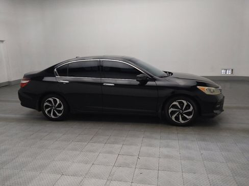Used 2016 Honda Accord EX-L image 11
