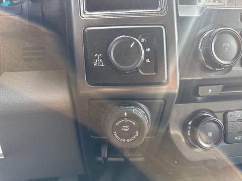 Used 2018 Ford F150 XLT w/ Equipment Group 302A Luxury AWD/4WD image 32