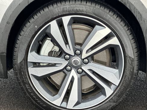 Used 2025 Volvo V60 B5 Cross Country Plus image 31