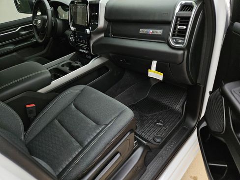 New 2026 RAM 1500 2WD Crew Cab image 7
