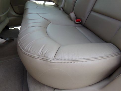 Used 2001 Lincoln Continental image 30