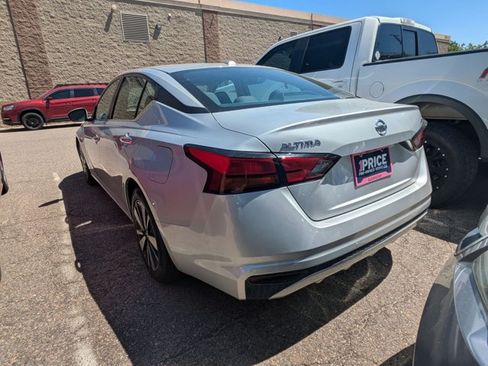 Used 2022 Nissan Altima 2.5 SV FWD image 5