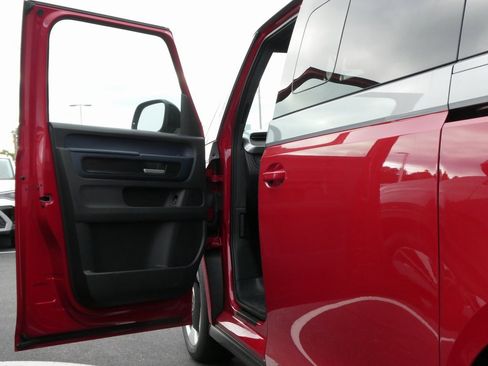 New 2025 Volkswagen ID. Buzz Pro S Plus image 28