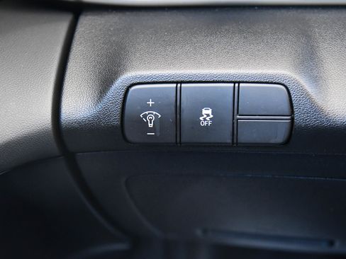 Used 2024 Hyundai Elantra SEL image 32