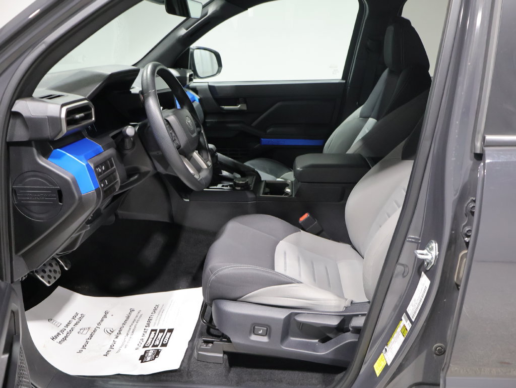 Used 2025 Toyota Tacoma TRD Sport AWD/4WD image 10