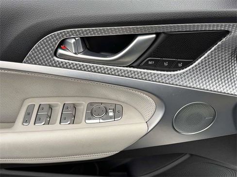 Used 2023 Genesis G70 2.0T w/ Sport Prestige Package image 11