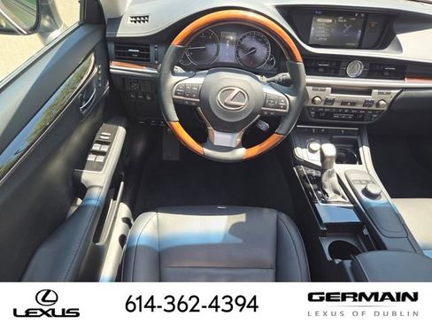 Used 2017 Lexus ES 350 w/ Premium Package FWD image 32