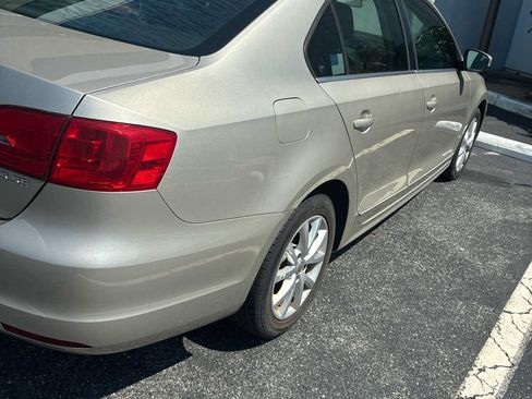 Used 2013 Volkswagen Jetta SE FWD image 1