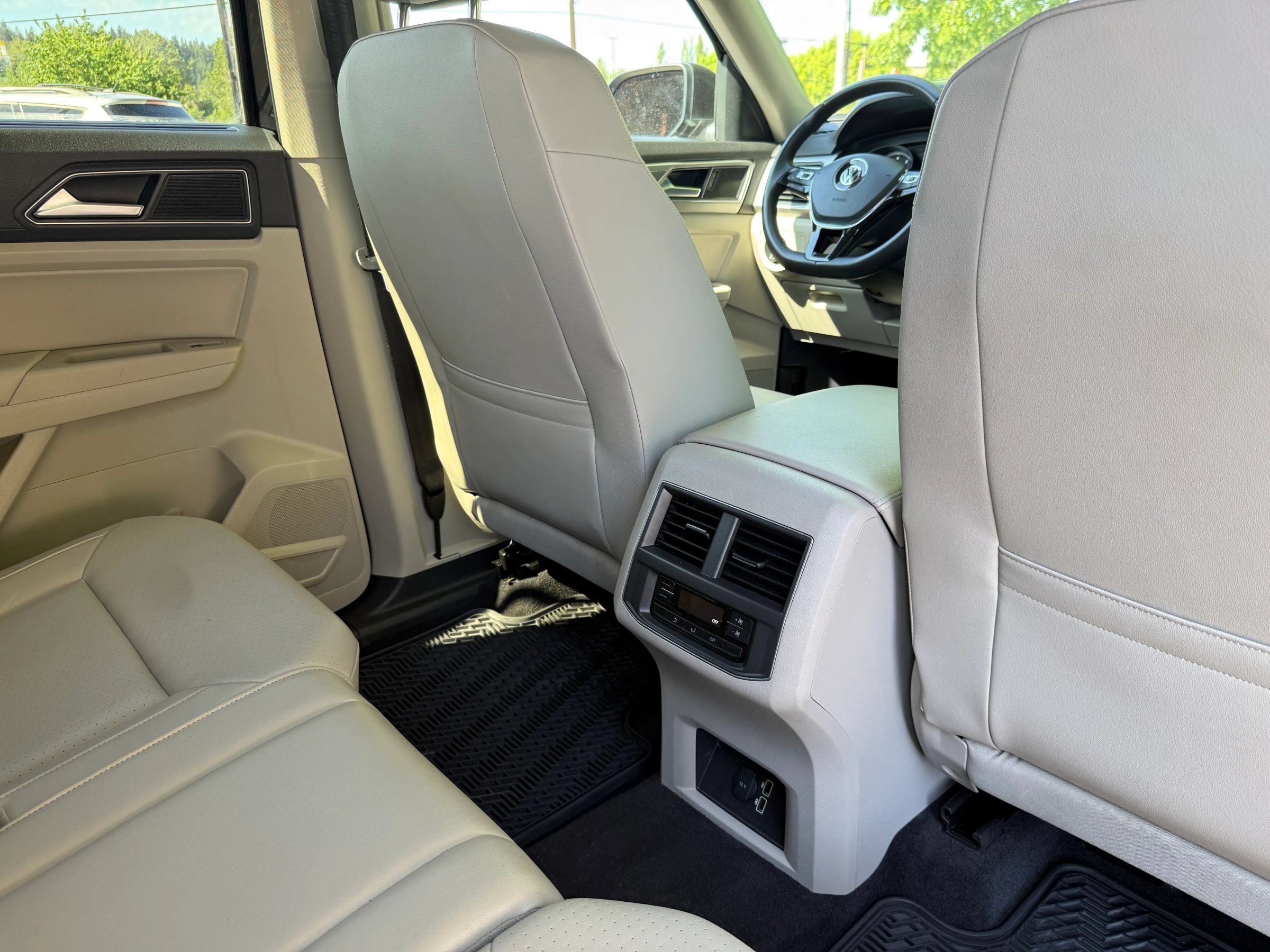 Used 2018 Volkswagen Atlas SE AWD/4WD image 35
