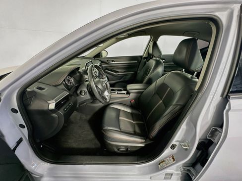 Used 2023 Nissan Altima 2.5 SR FWD image 13