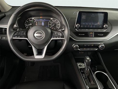 Certified 2023 Nissan Altima 2.5 SR image 17