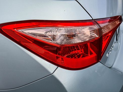Used 2019 Toyota Corolla LE FWD image 23