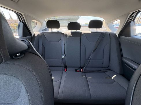 Used 2025 Kia K4 LXS image 37