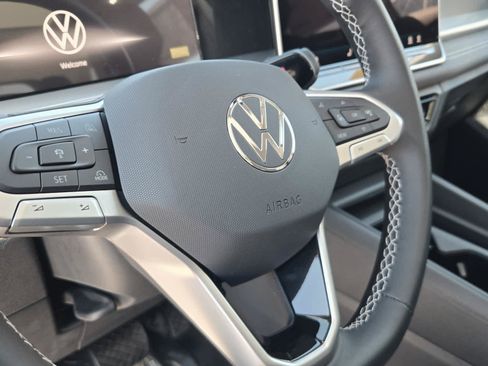 New 2026 Volkswagen Tiguan SE AWD/4WD image 16