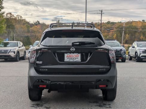 New 2026 Nissan Kicks SV w/ SV Premium Package image 5