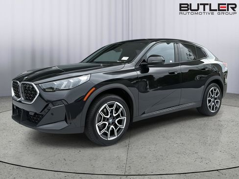 Certified 2024 BMW X2 xDrive28i w/ Premium Package AWD/4WD image 2