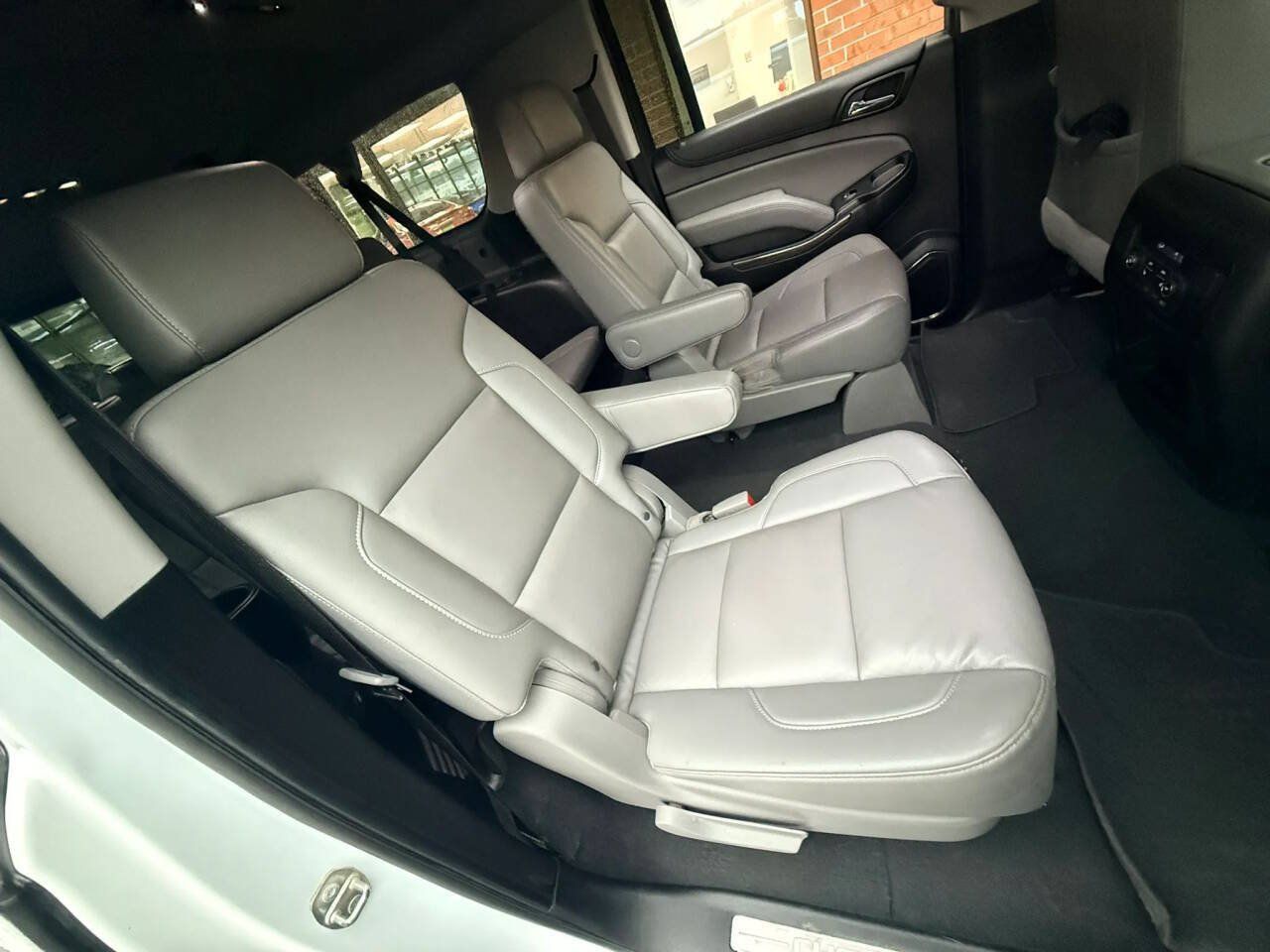 Used 2019 Chevrolet Suburban LT w/ Luxury Package AWD/4WD image 23