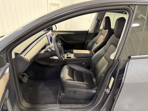 Used 2023 Tesla Model Y Long Range image 11