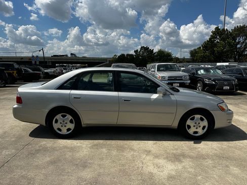 Used 2003 Toyota Avalon XLS image 6