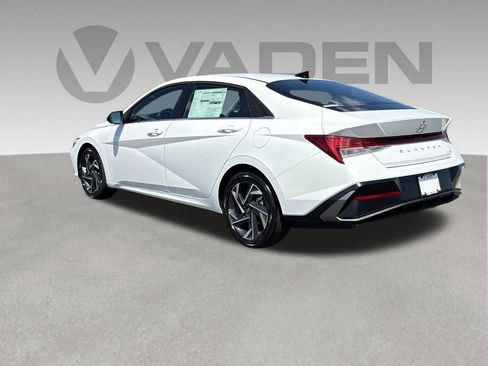 New 2026 Hyundai Elantra Limited FWD image 28