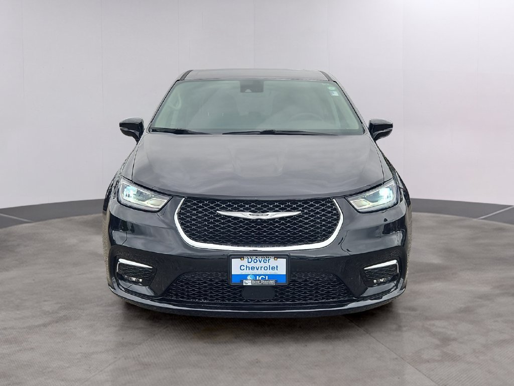 Used 2024 Chrysler Pacifica Limited FWD image 2