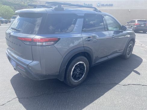 Used 2024 Nissan Pathfinder Rock Creek AWD/4WD image 4