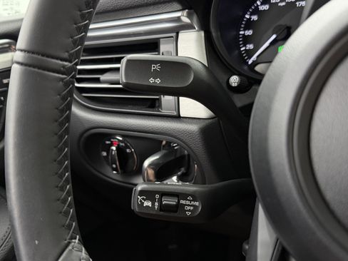 Certified 2026 Porsche Macan AWD/4WD image 52