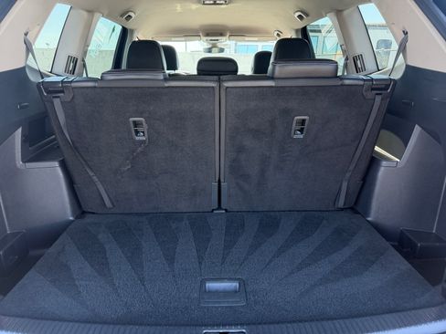 Used 2025 Volkswagen Atlas SE FWD image 30