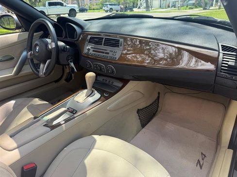 Used 2004 BMW Z4 2.5i RWD image 13