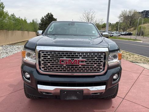 Used 2019 GMC Canyon Denali image 2
