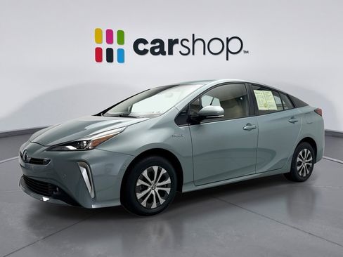 Used 2019 Toyota Prius LE image 1