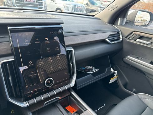 New 2026 GMC Acadia Denali w/ Super Cruise Package image 25