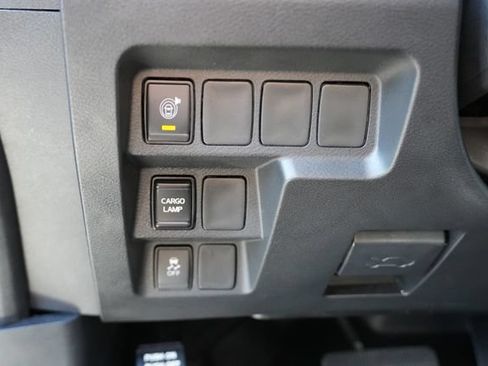 Used 2025 Nissan Frontier SV RWD image 19