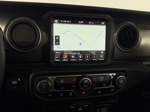 Certified 2023 Jeep Wrangler Unlimited w/ 8.4" Radio Group image 18