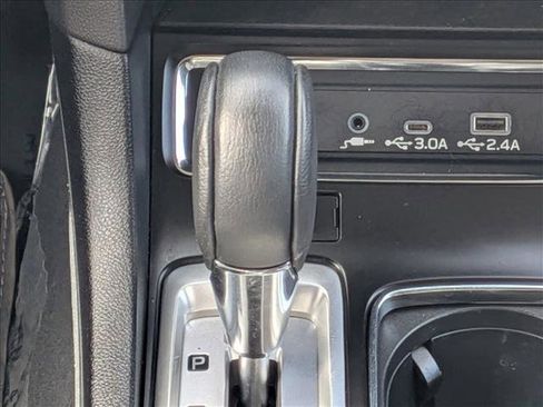 Used 2024 Subaru Ascent Premium w/ Convenience Package image 4