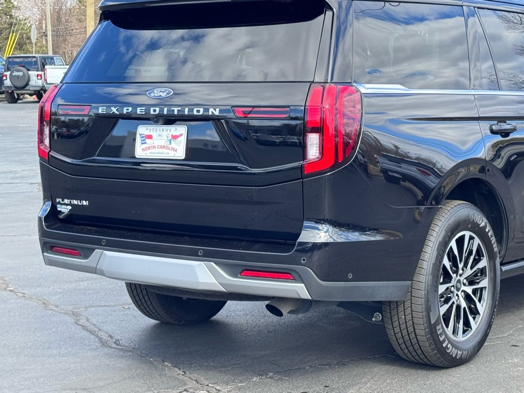 Used 2025 Ford Expedition Platinum AWD/4WD image 44