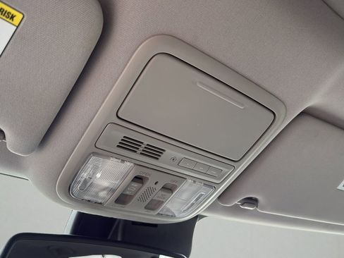 Used 2016 Honda Pilot Touring image 22