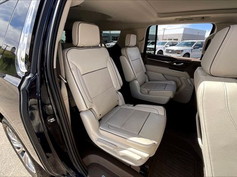 Used 2023 GMC Yukon XL Denali AWD/4WD image 20