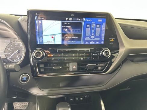 Used 2020 Toyota Highlander Limited image 21